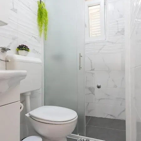 Lana Apartment