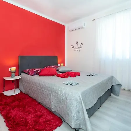 Lana Apartment