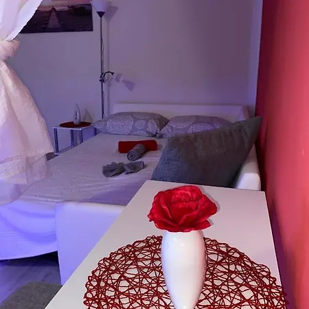 Lana Apartment *